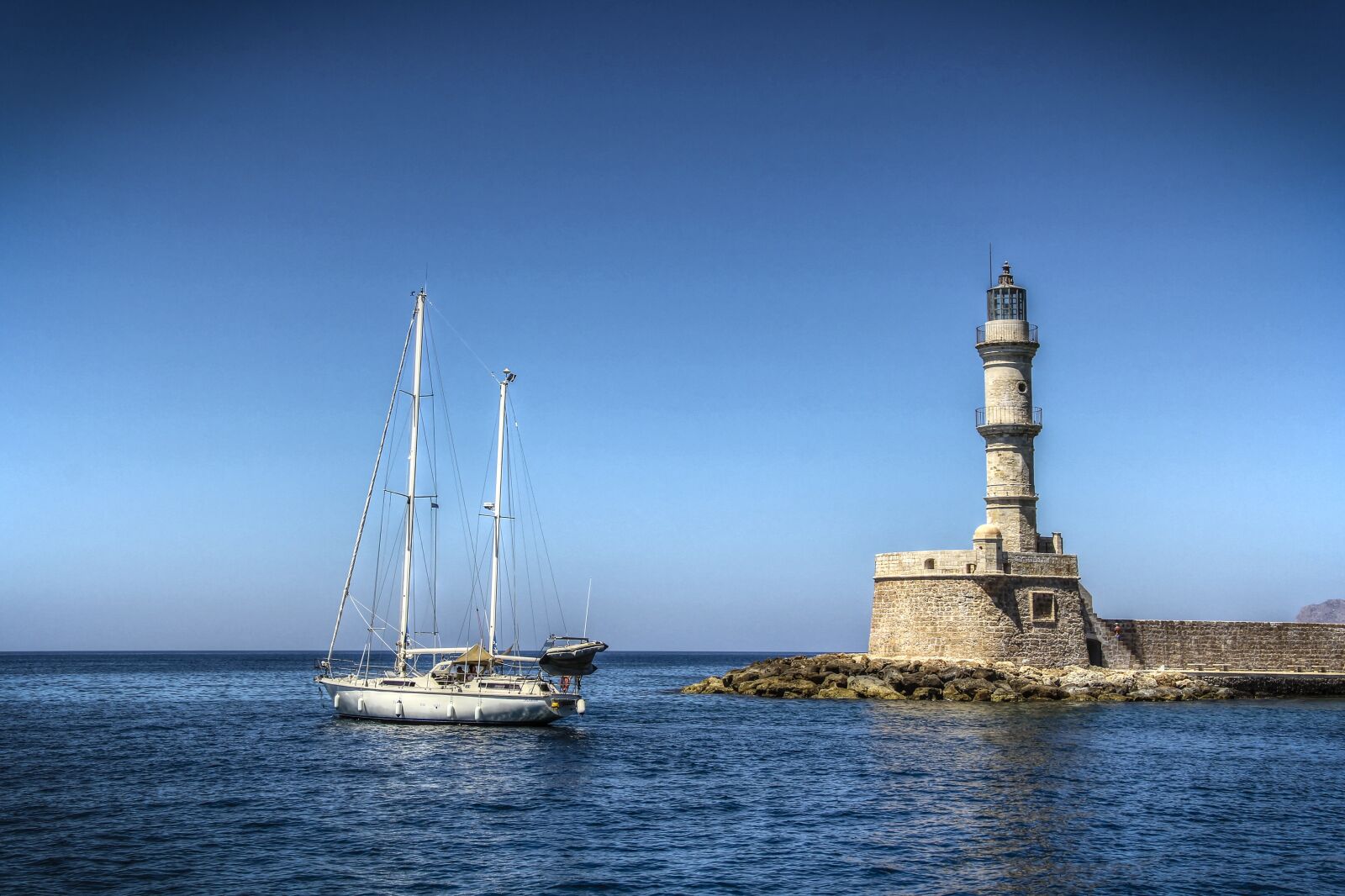 Canon EF-S 17-85mm F4-5.6 IS USM sample photo. Boat, yacht, sea photography