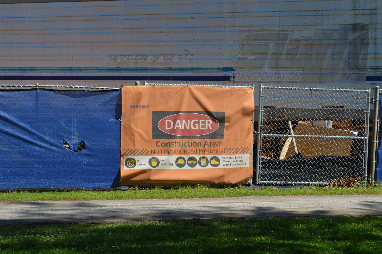 Nikon D3200 sample photo. Building, construction, danger photography