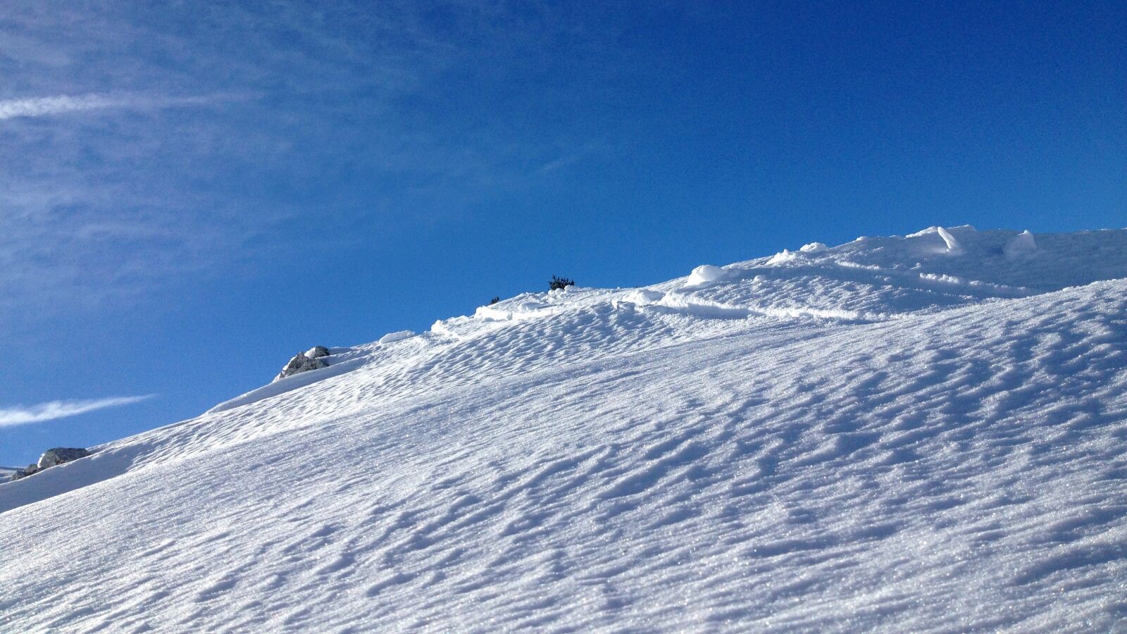 iPhone 4S back camera 4.28mm f/2.4 sample photo. Snow, summit, mountain photography