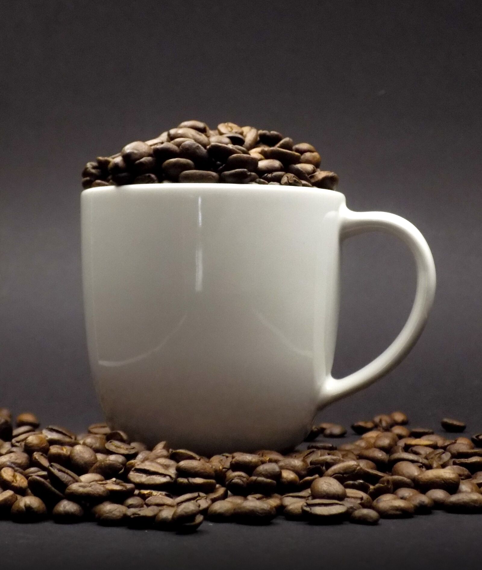 Nikon COOLPIX L330 sample photo. Coffee, mug, grains photography
