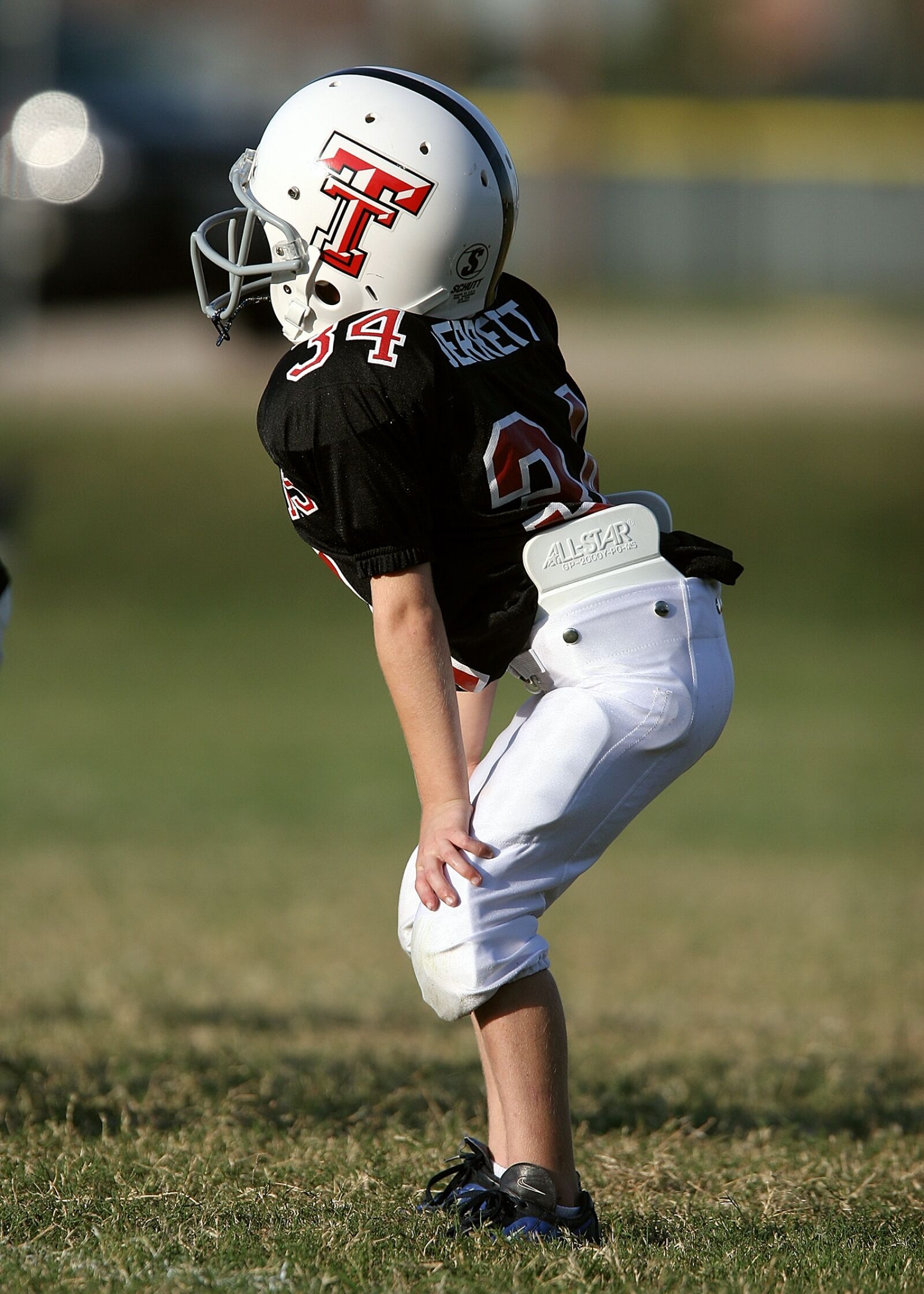 Canon EOS 20D sample photo. Football, youth league, player photography