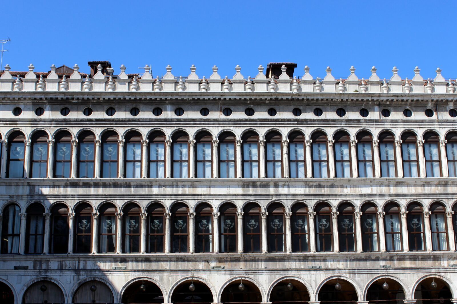 Canon EOS 600D (Rebel EOS T3i / EOS Kiss X5) sample photo. Venice, st mark's square photography