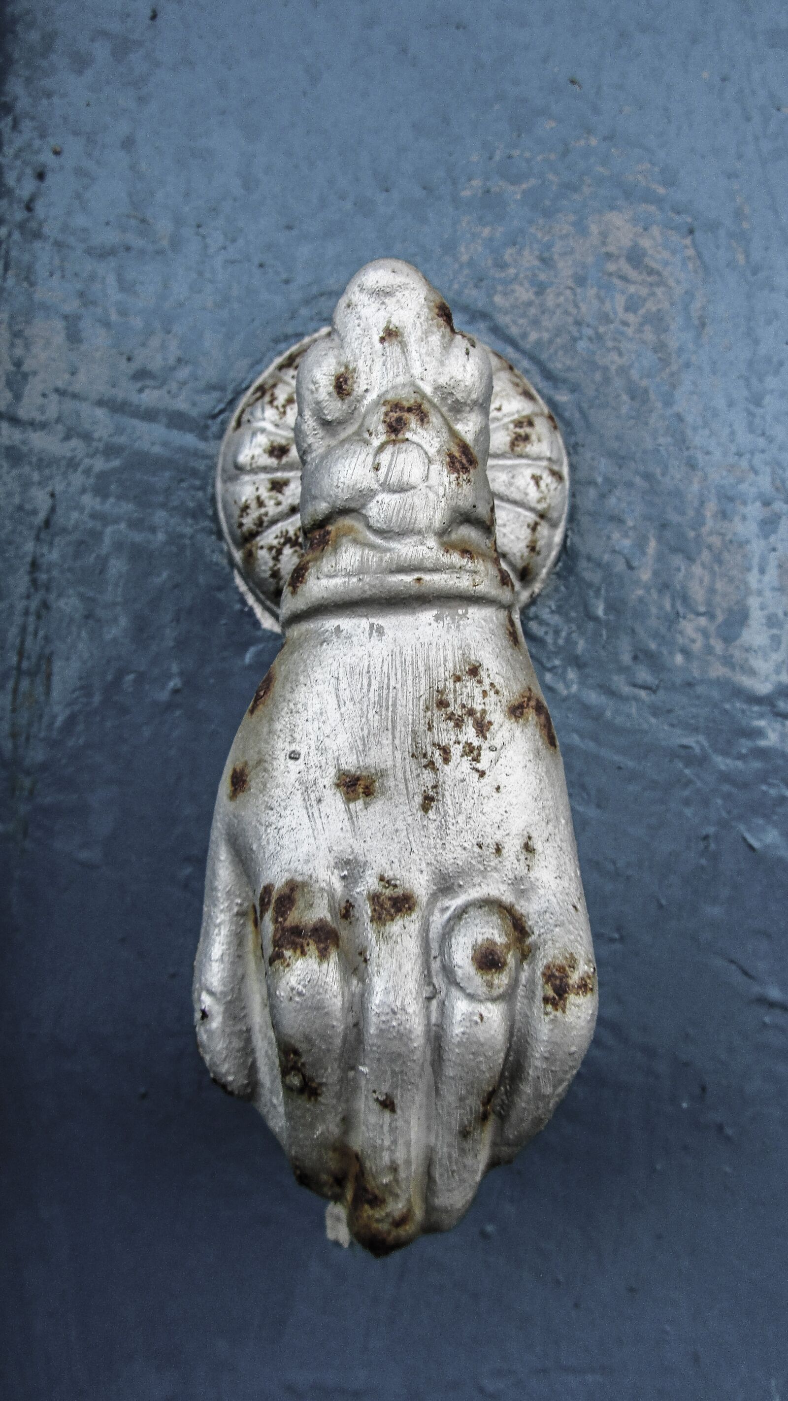 Canon PowerShot SX400 IS sample photo. Knocker, old, rusty photography