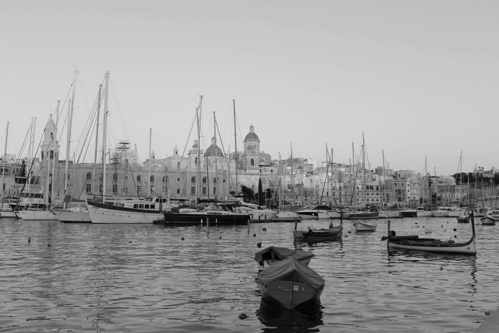 Canon EOS 600D (Rebel EOS T3i / EOS Kiss X5) sample photo. Ship, porto, ships photography