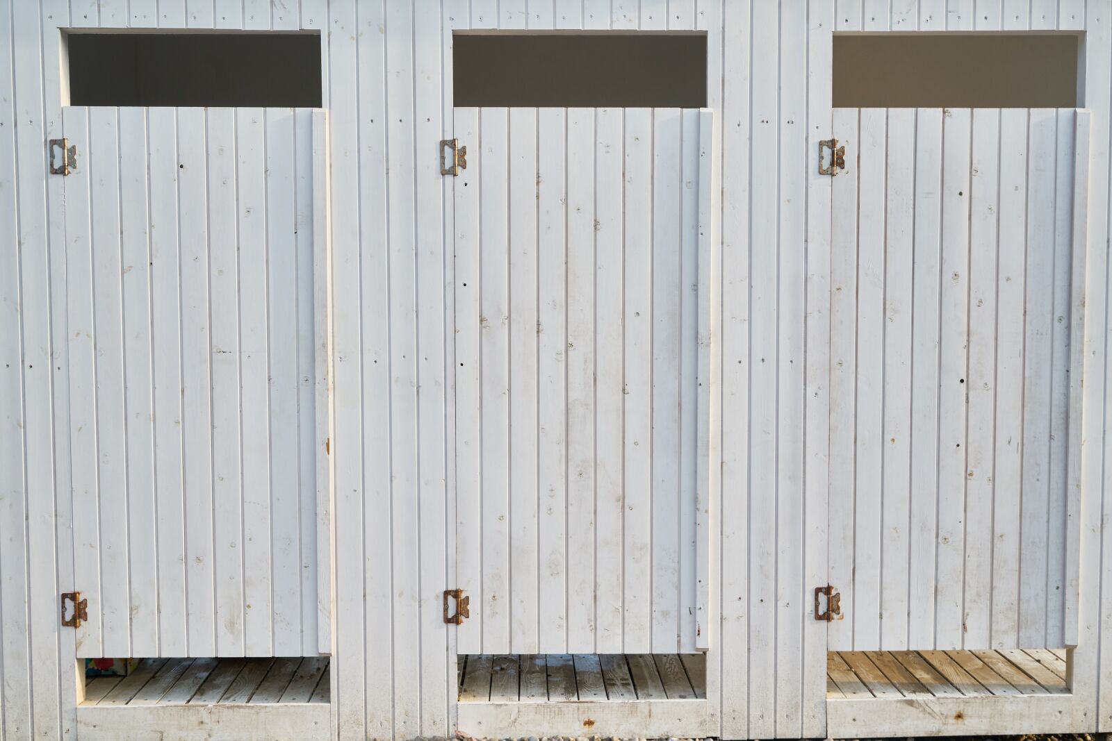 Sony a7R II sample photo. White, wood-fibre boards, door photography