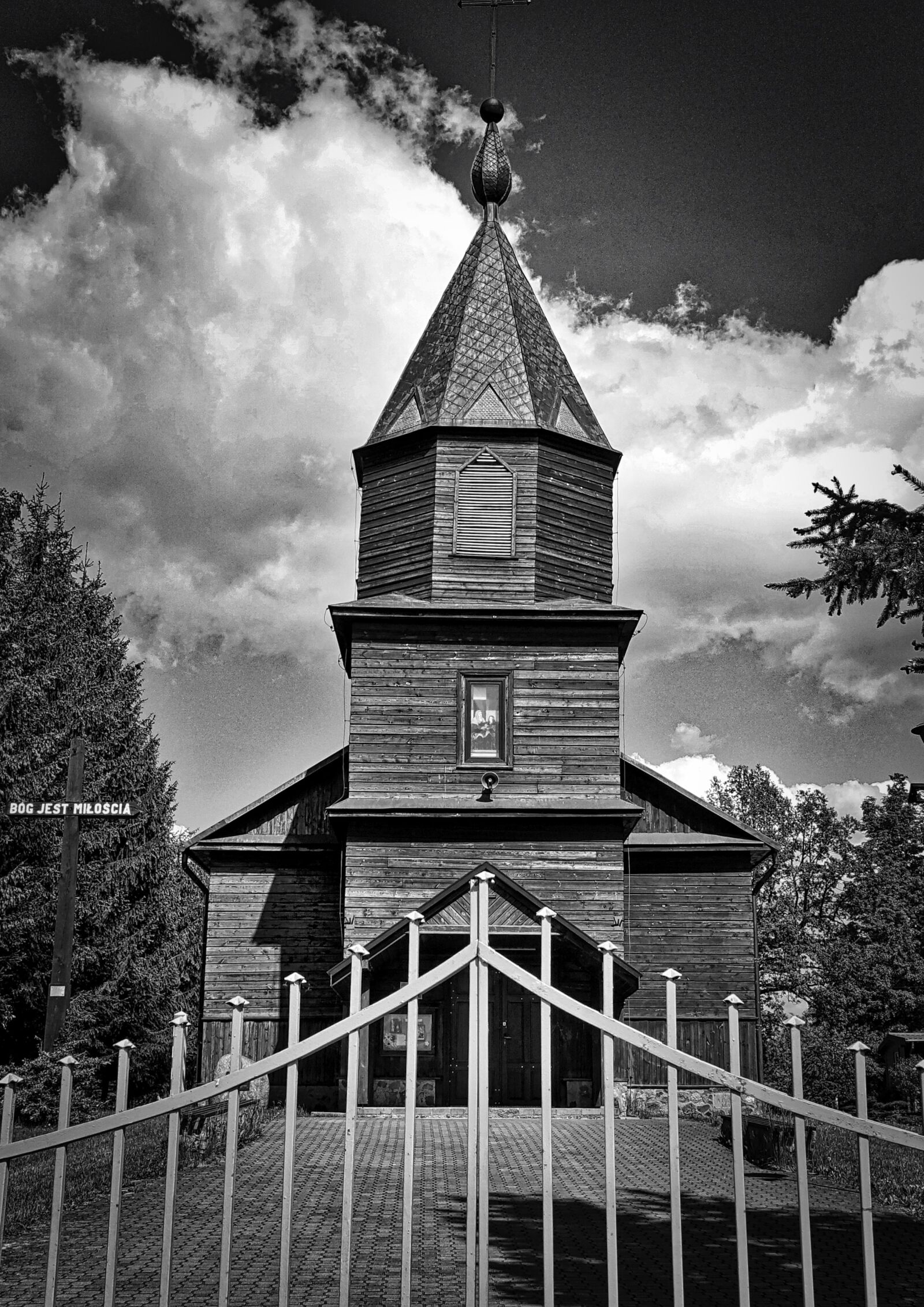 Sony Cyber-shot DSC-RX100 III sample photo. Church, wooden, chapel photography