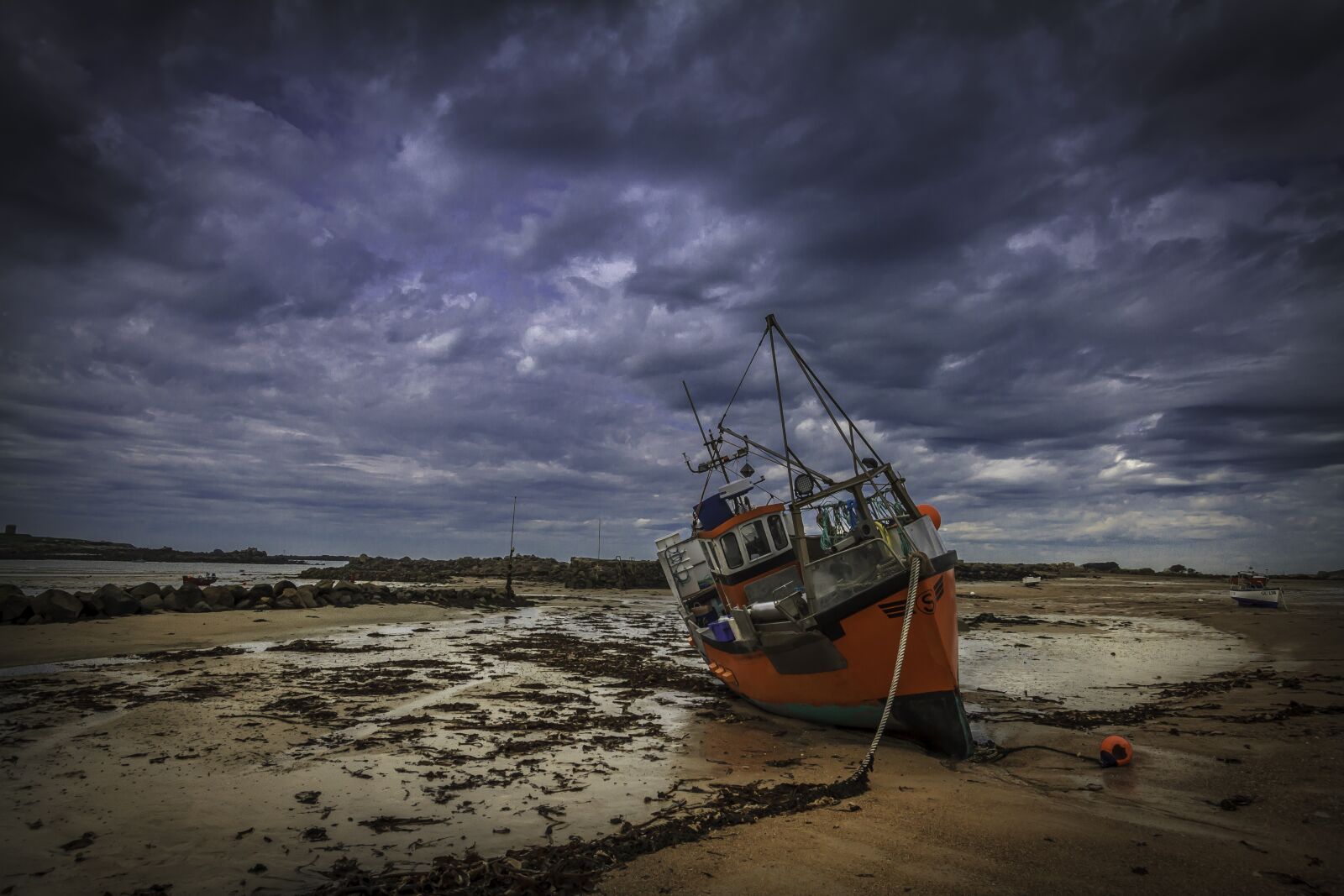 Canon EF-S 10-22mm F3.5-4.5 USM sample photo. Fishing boat, guernsey, channel photography