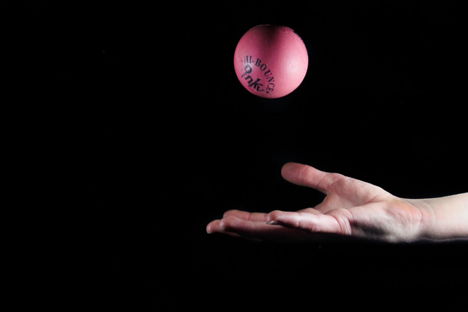 Canon EOS 600D (Rebel EOS T3i / EOS Kiss X5) sample photo. Ball, black, experiments, hand photography