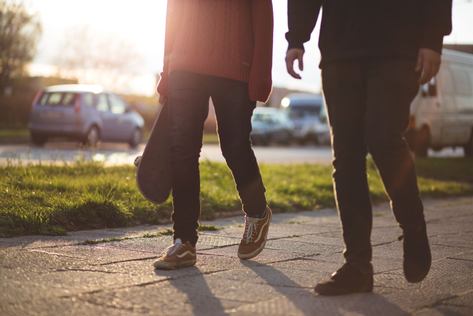 Canon EF 85mm F1.8 USM sample photo. Walking, pedestrians, path photography