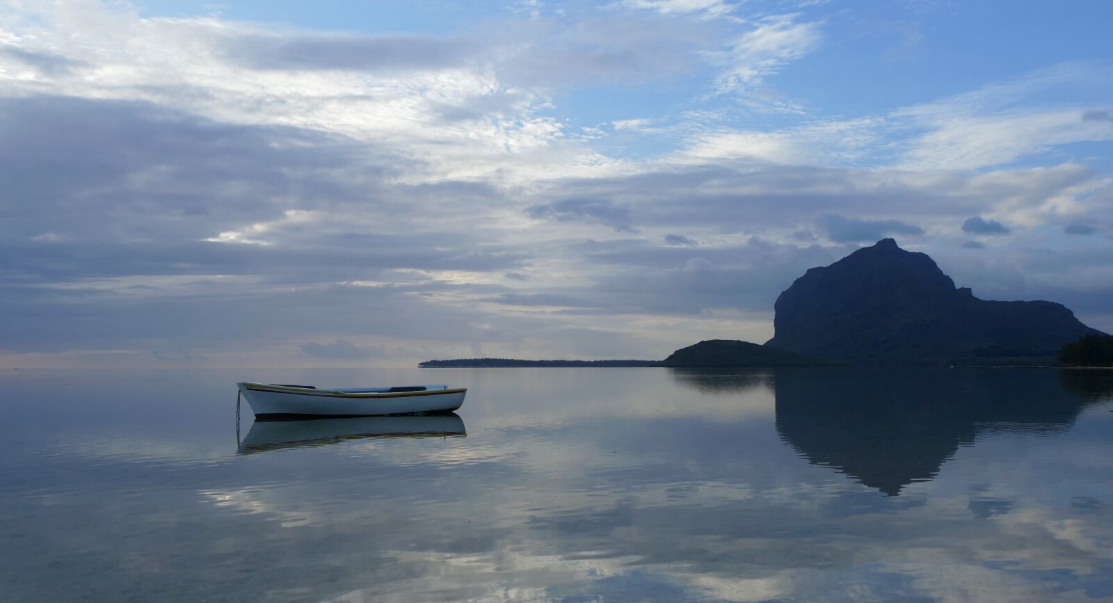 Panasonic Lumix DMC-FZ1000 sample photo. Mauritius, le morne, le photography