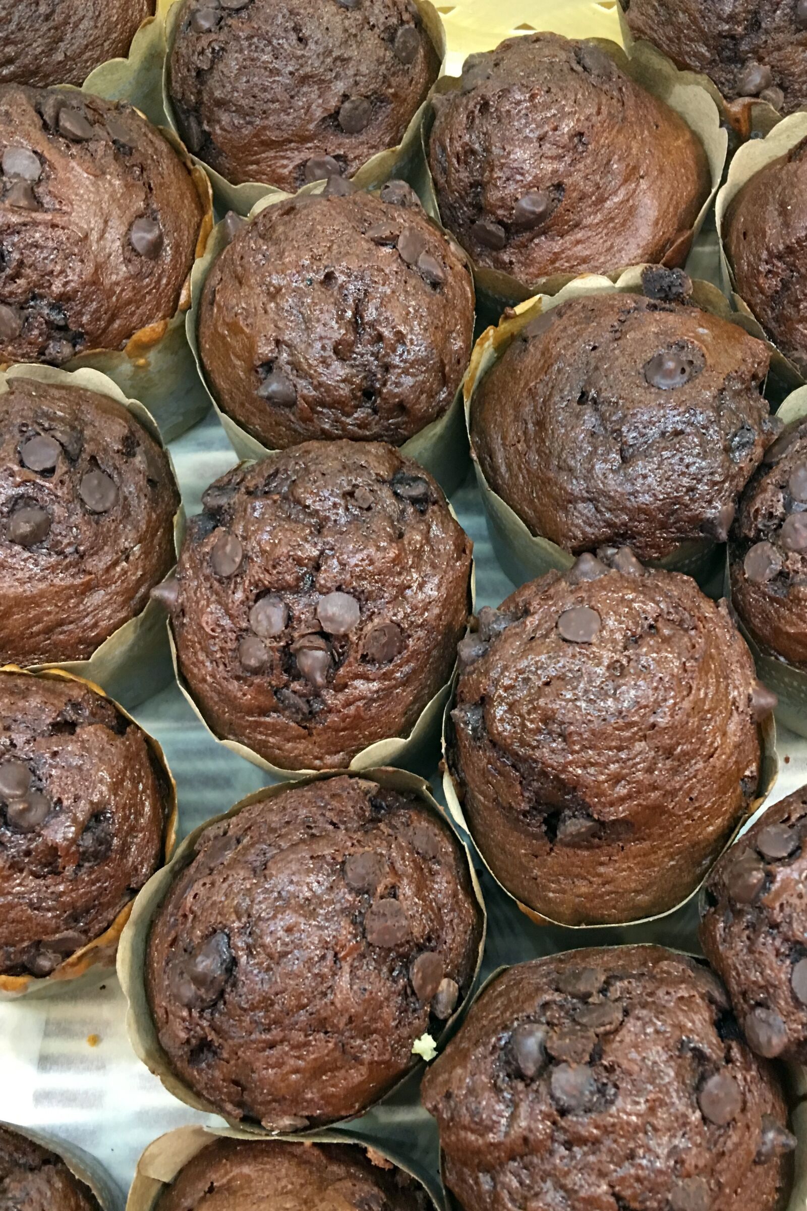 Apple iPhone 6s Plus sample photo. Brownies, cakes, chocolate photography
