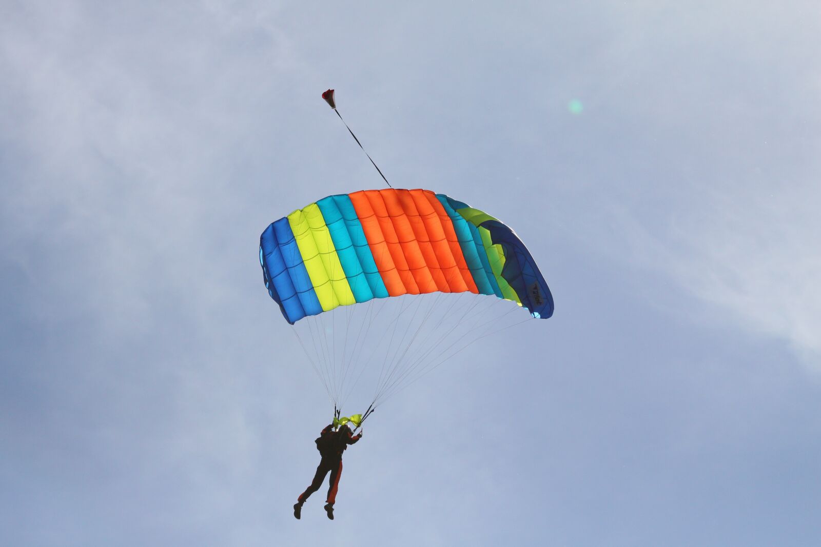 Canon EOS 500D (EOS Rebel T1i / EOS Kiss X3) sample photo. Parachute, flying, paragliding photography