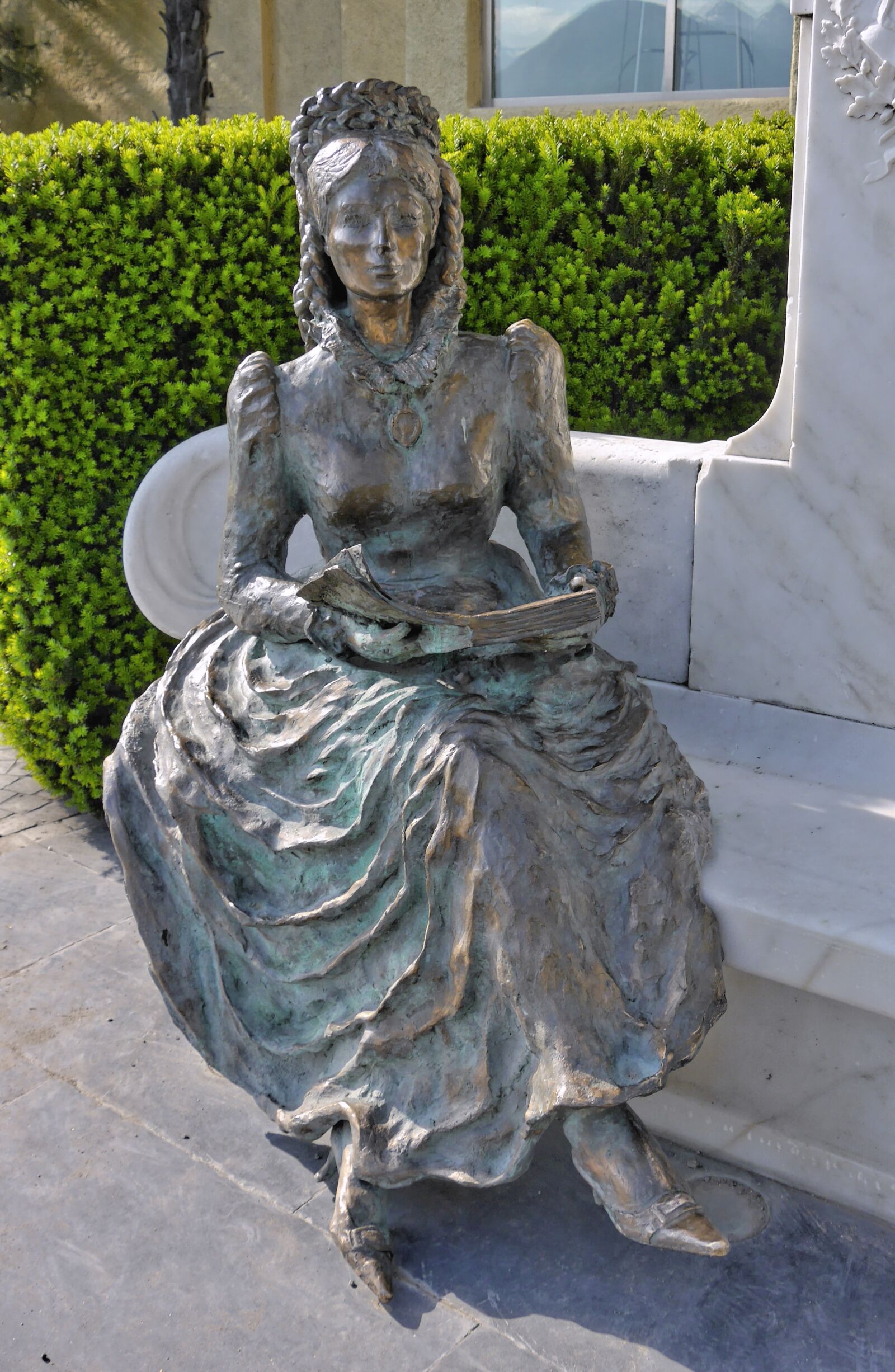 Panasonic Lumix DMC-G6 sample photo. Empress sissi, bronze statue photography
