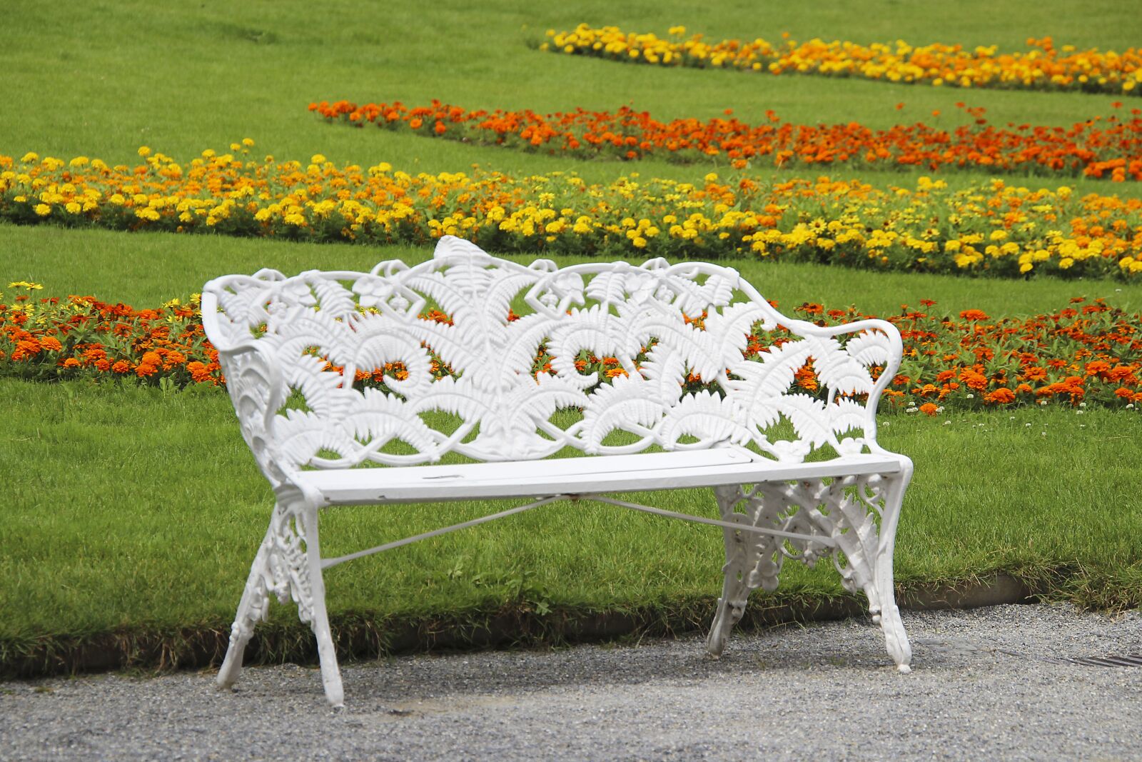 Canon EOS 700D (EOS Rebel T5i / EOS Kiss X7i) sample photo. Park bench, resting place photography