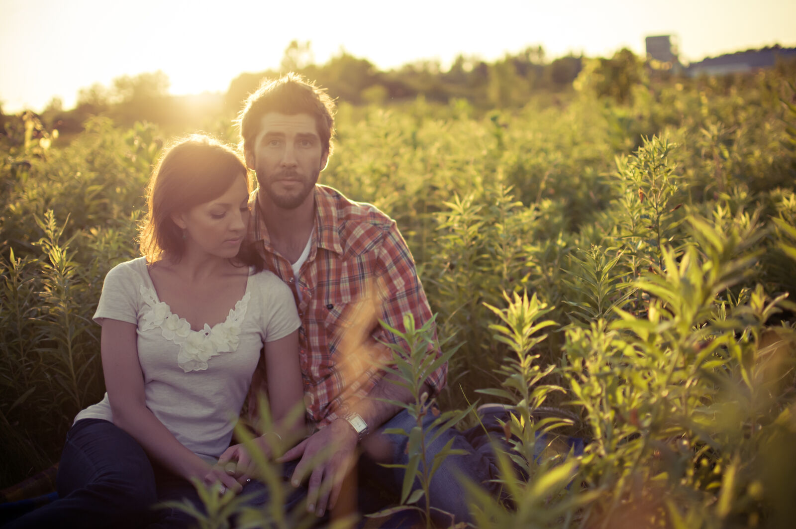 Nikon D300 + Nikon AF-S DX Nikkor 35mm F1.8G sample photo. Blur, couple, field, golden photography