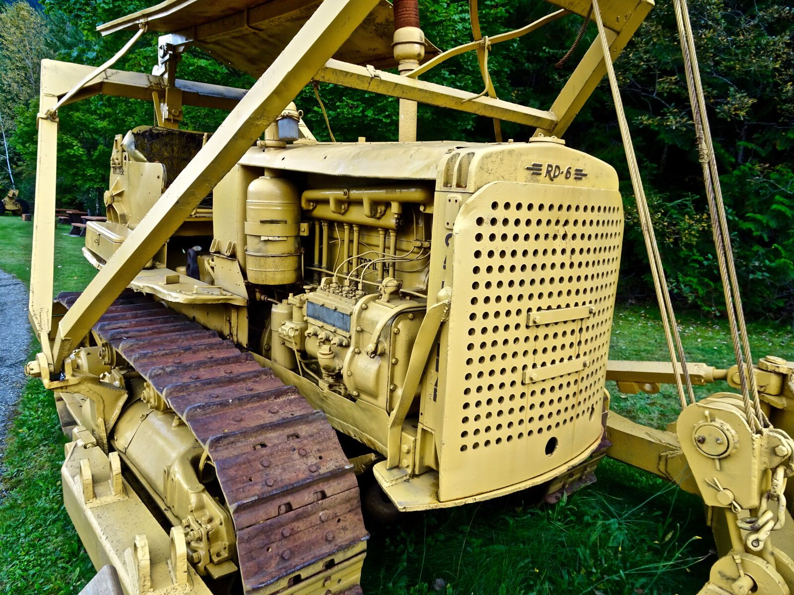 Sony Cyber-shot DSC-HX90V sample photo. Grader, tractor, machine photography