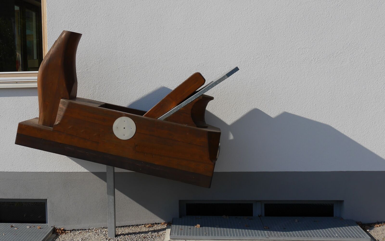 Panasonic Lumix DMC-G6 sample photo. Carpenter, planer, wood photography