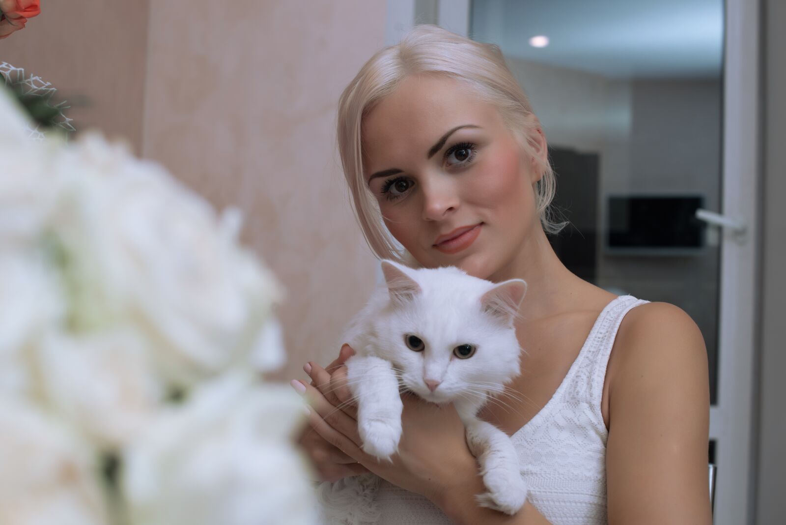 Nikon D800 sample photo. White cat with blonde photography