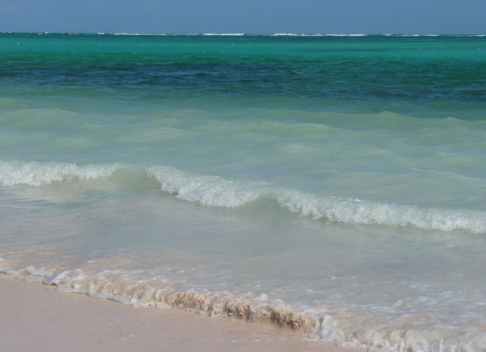 Panasonic Lumix DMC-FZ35 (Lumix DMC-FZ38) sample photo. Beach, caribbean, lagoon photography