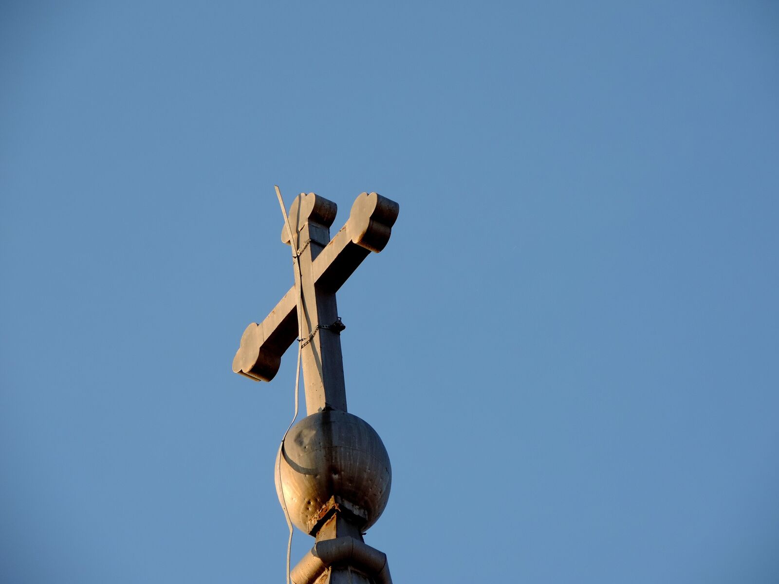 Nikon Coolpix P520 sample photo. Christianity, cross, device, outdoors photography