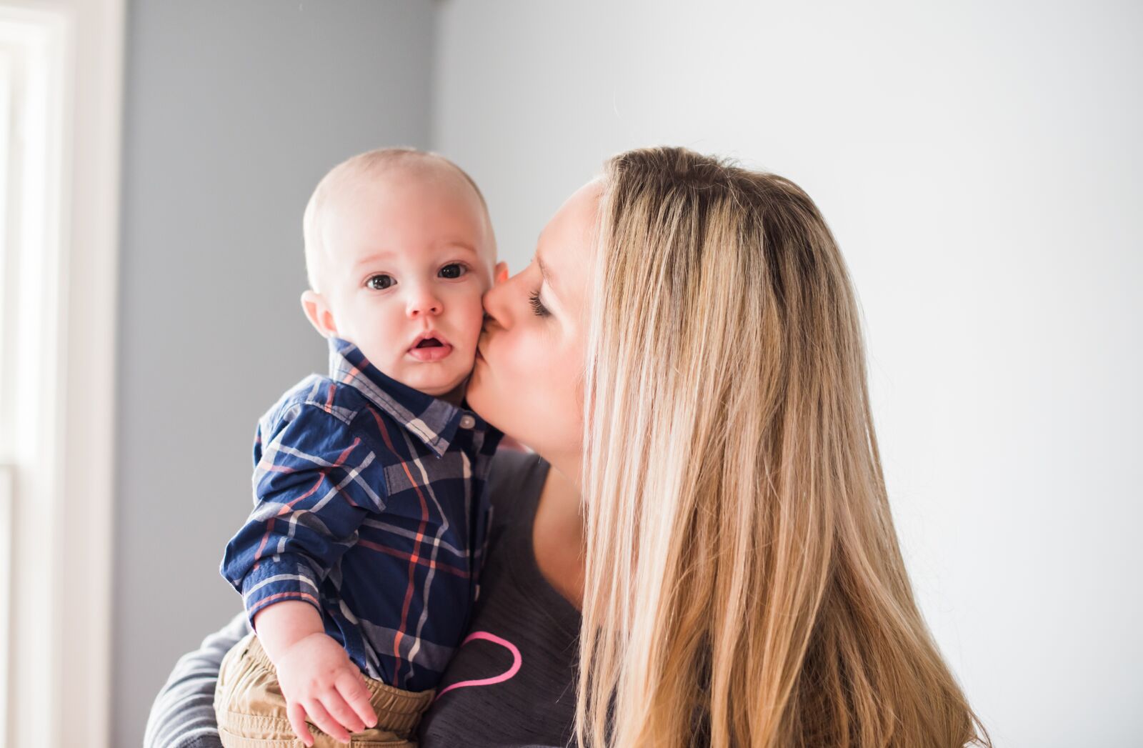 Nikon D810 sample photo. Mom, love, kiss photography