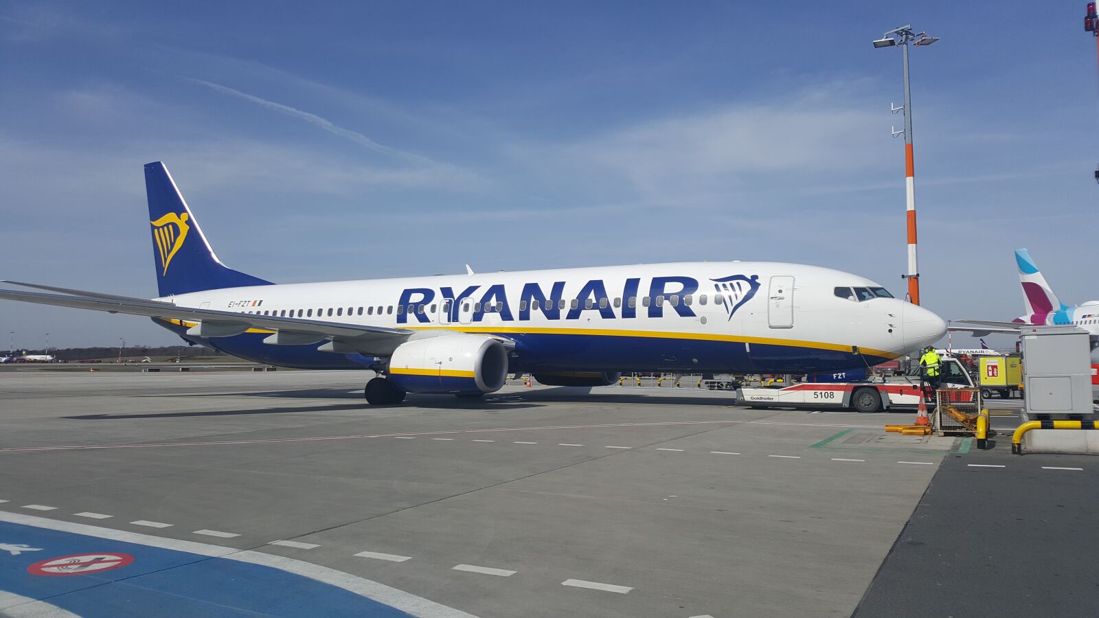 Samsung Galaxy S6 sample photo. Aircraft, airport, transport system photography