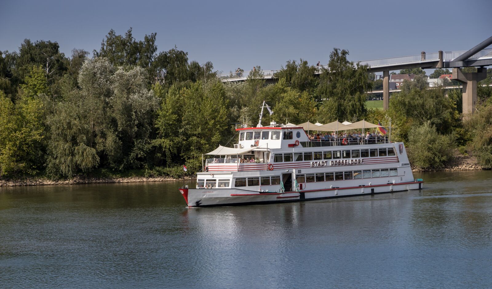 Canon EOS 80D sample photo. Düsseldorf, port, boat photography
