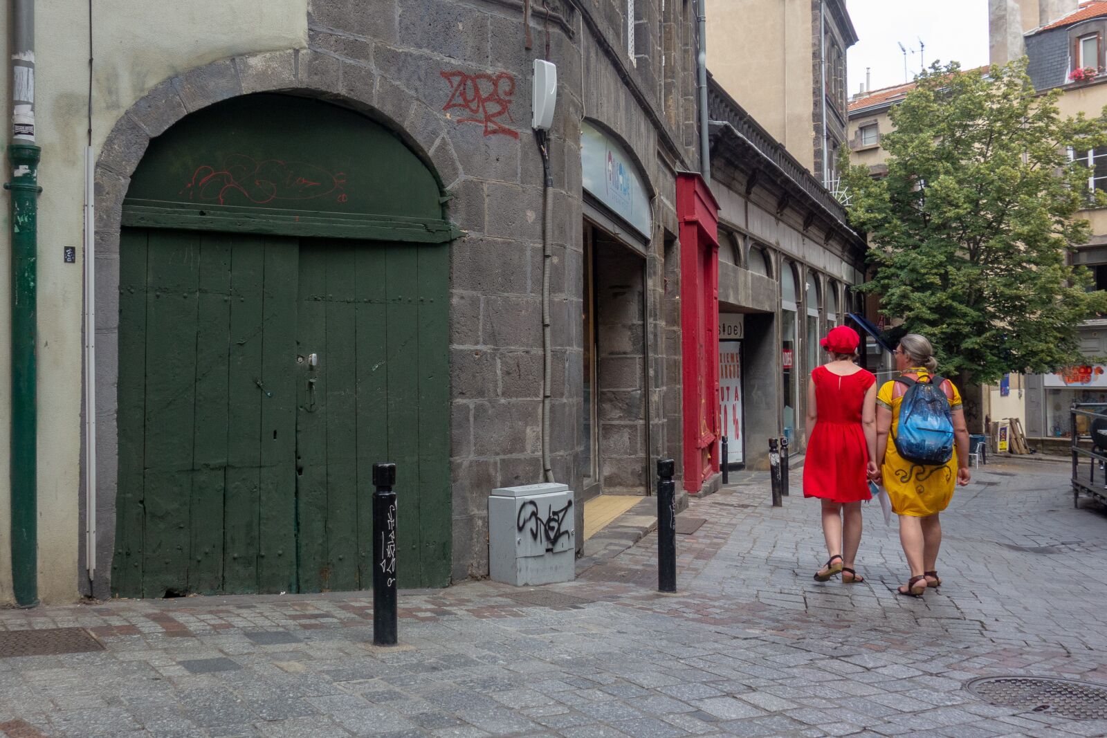Sony Cyber-shot DSC-RX100 sample photo. Couple, color, red photography