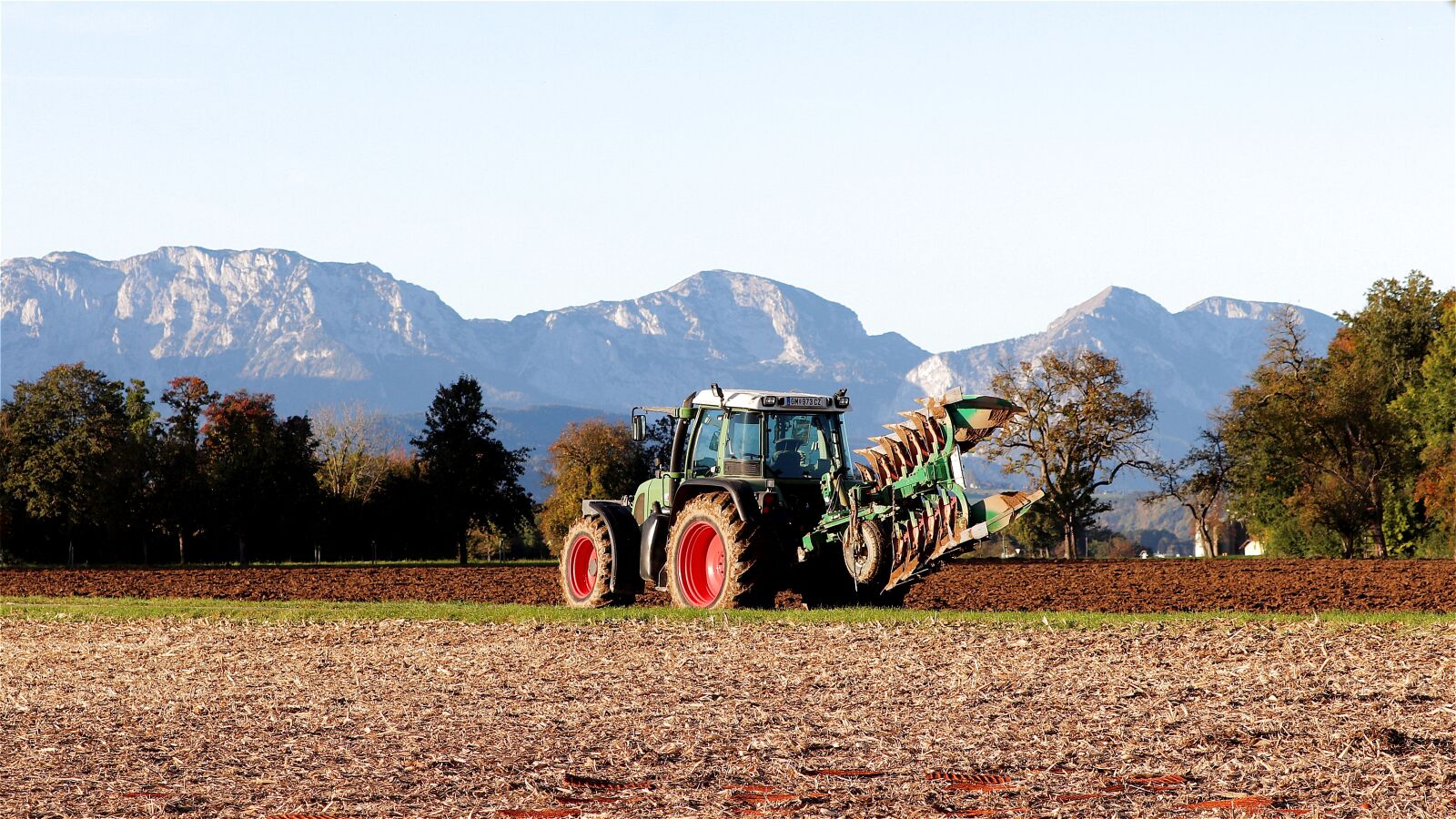 Canon EF 70-300 F4-5.6 IS II USM sample photo. Tractor, tractors, agricultural machine photography