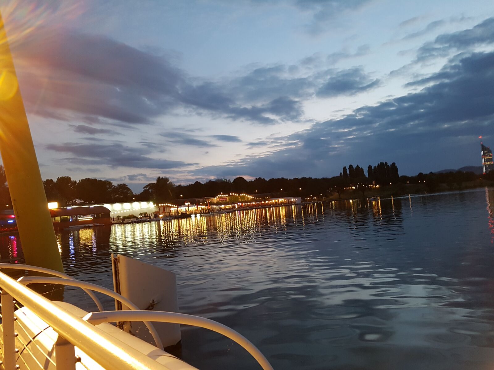 Samsung Galaxy S7 Edge sample photo. Danube, vienna, most photography