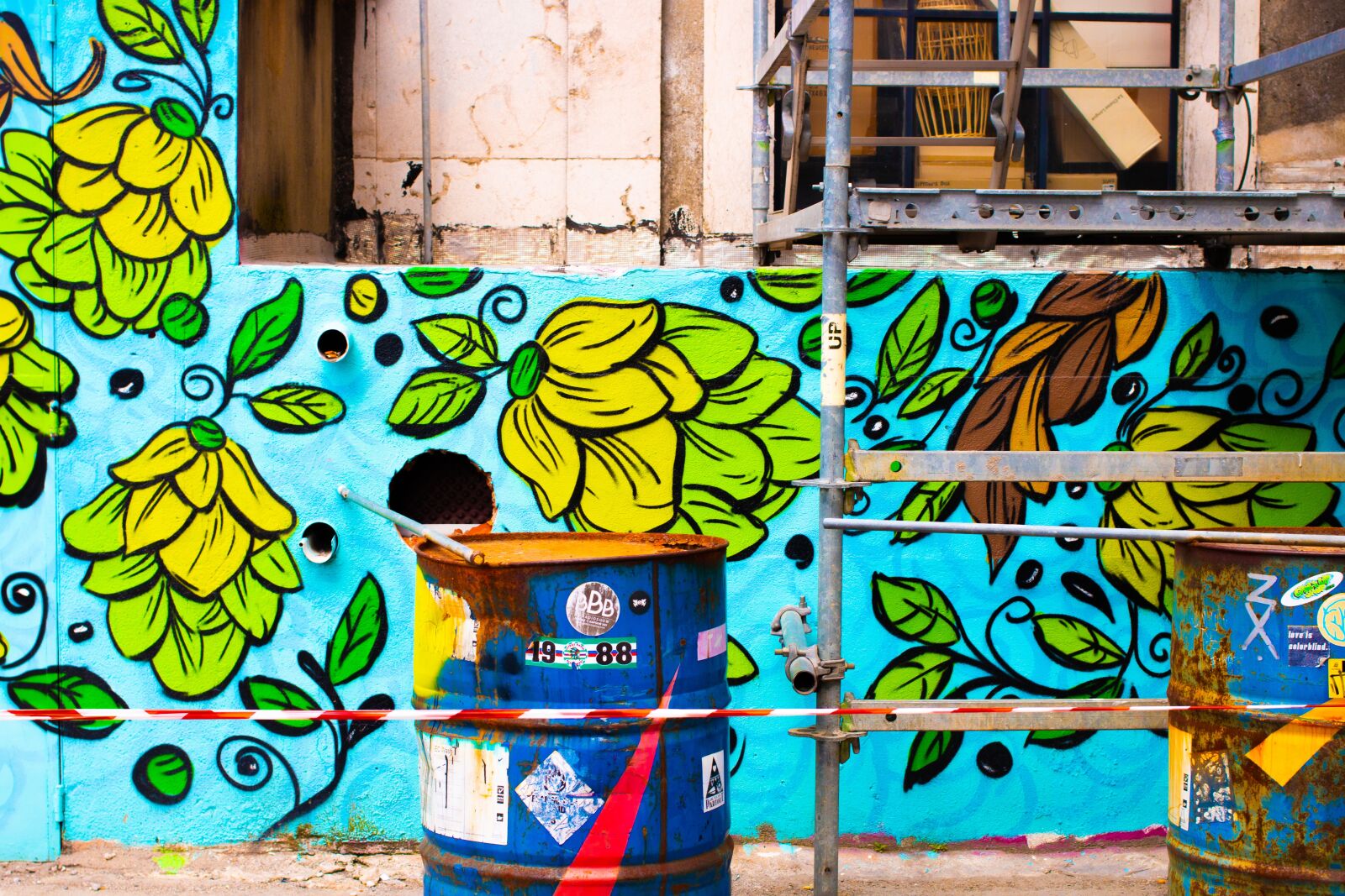 Canon EF 40mm F2.8 STM sample photo. Factory, lisbon, mural photography