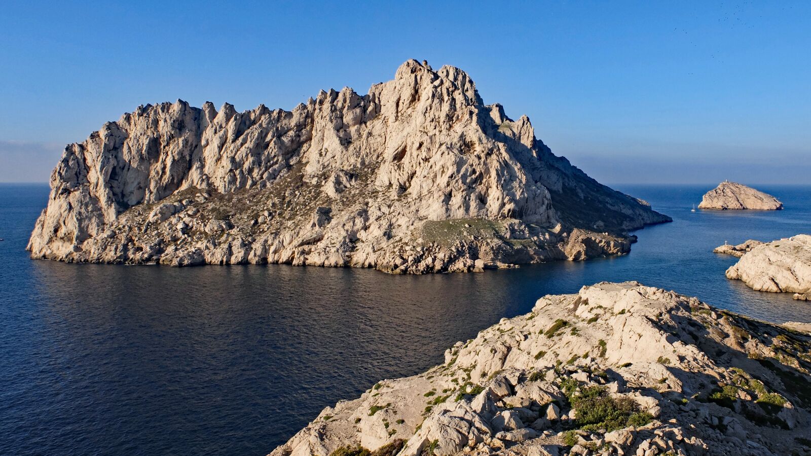 Fujifilm X30 sample photo. Calanque, sea, island photography