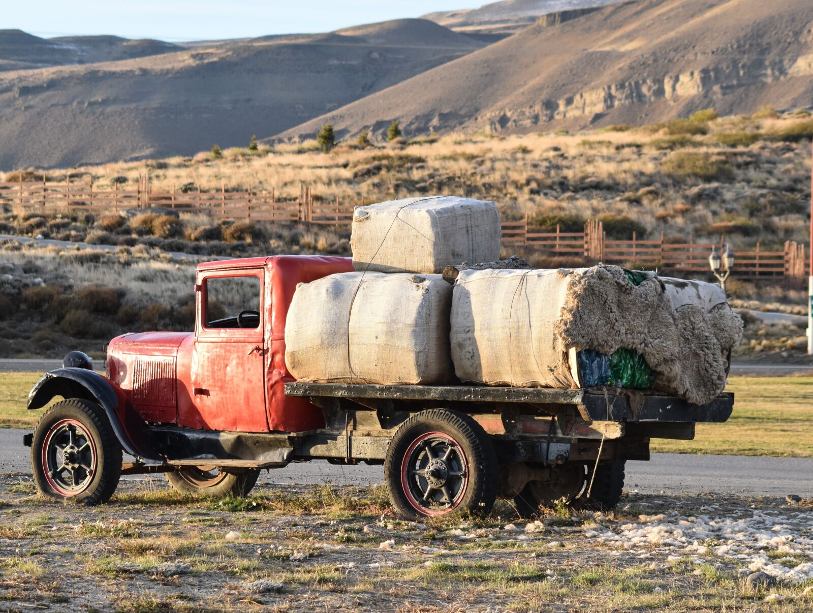 Nikon D5500 sample photo. Truck, old, load photography