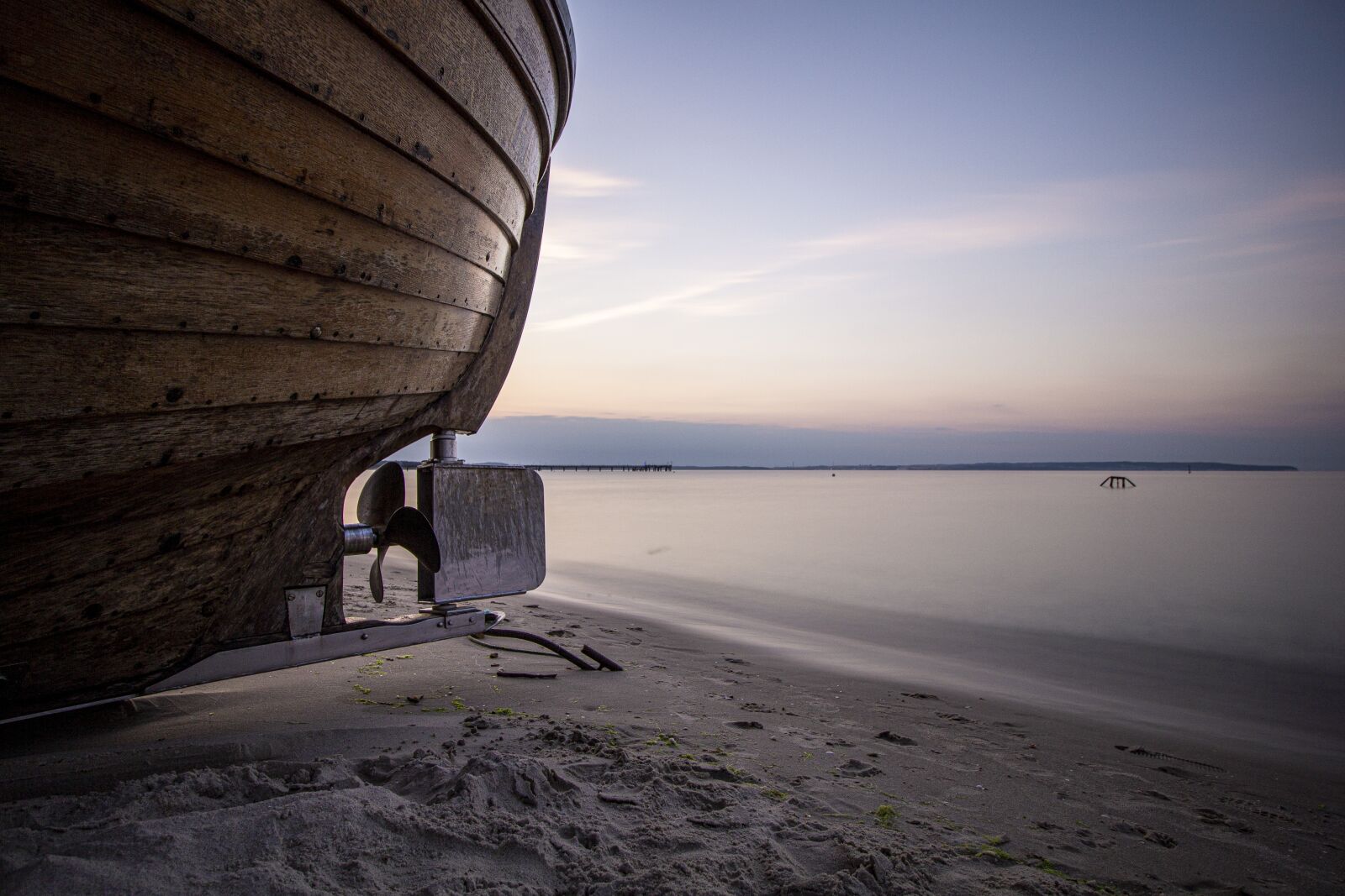 Canon EOS 60D + Canon EF-S 10-18mm F4.5–5.6 IS STM sample photo. Boat, ship, sand photography