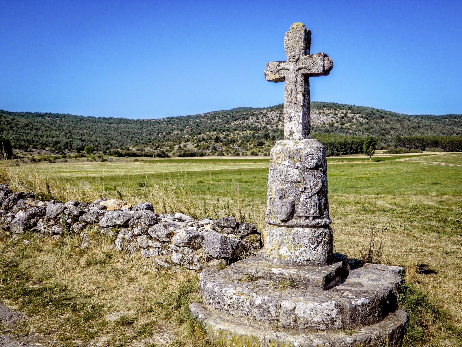 Nikon Coolpix L120 sample photo. Cross, path, religion photography