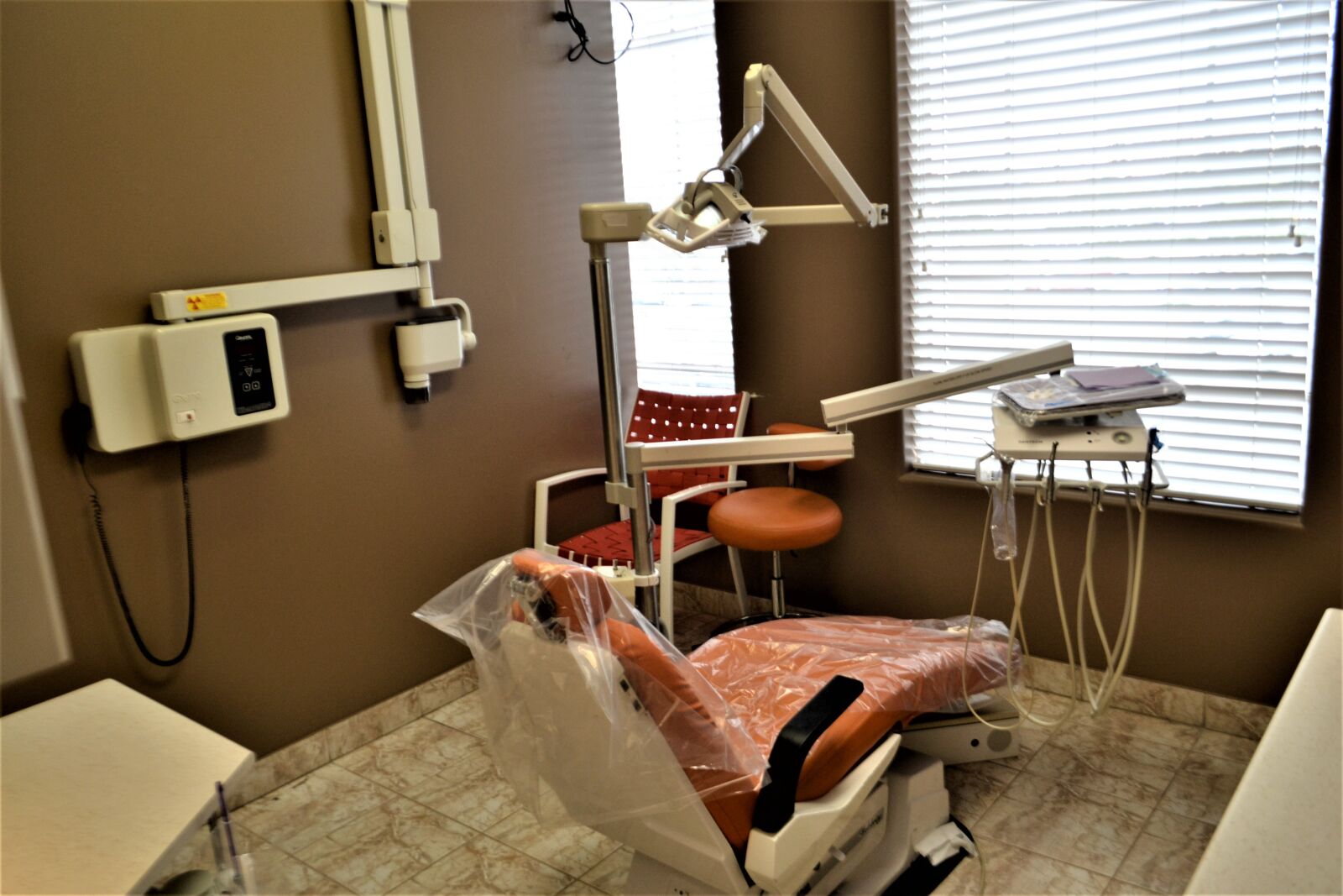 Nikon D3100 sample photo. Dentist, office, health photography