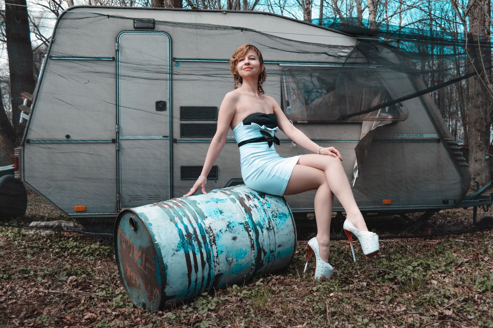 Nikon D3200 sample photo. Trailer trailer, barrel, devastation photography