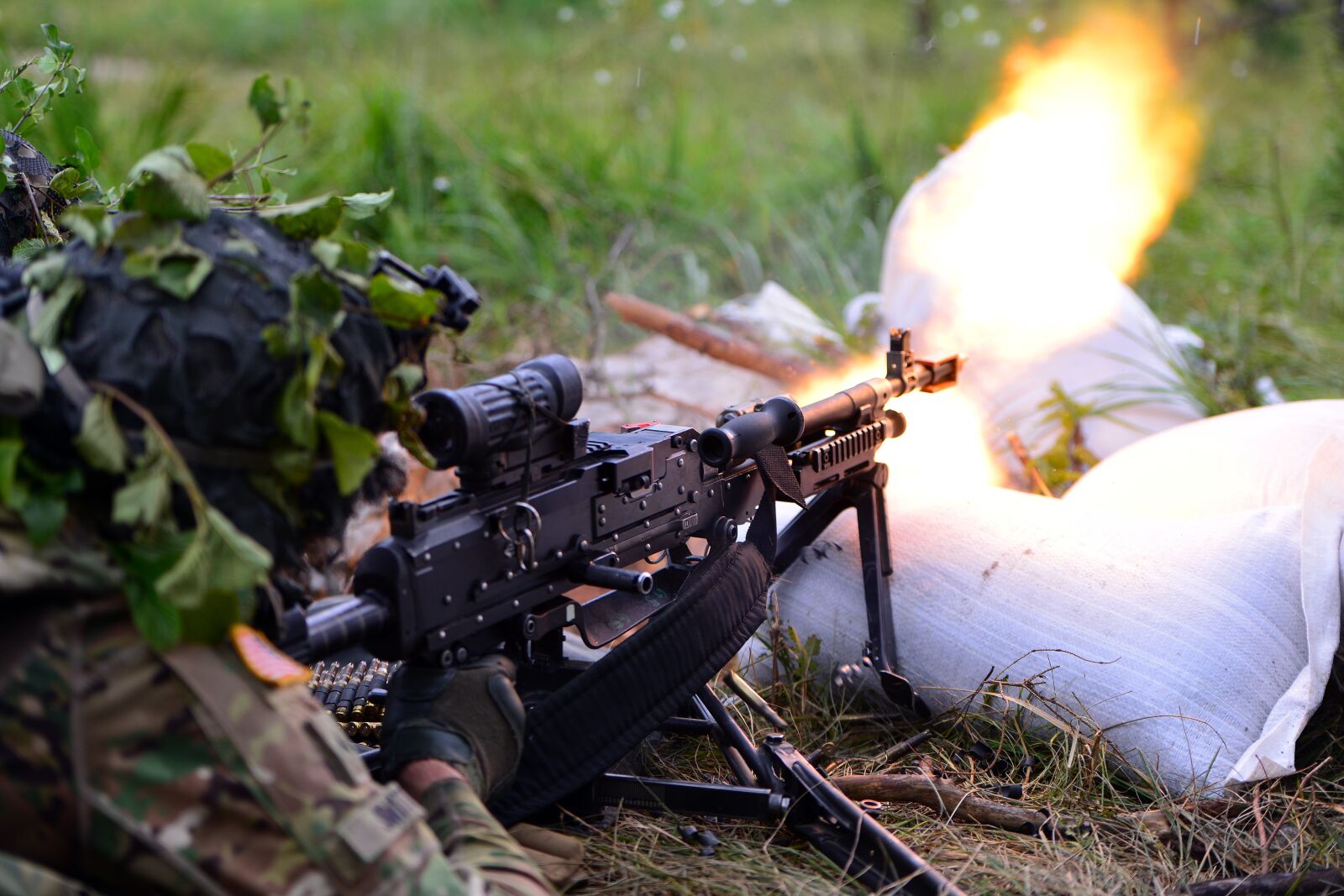 Nikon D800 sample photo. Us army paratrooper, exercise photography