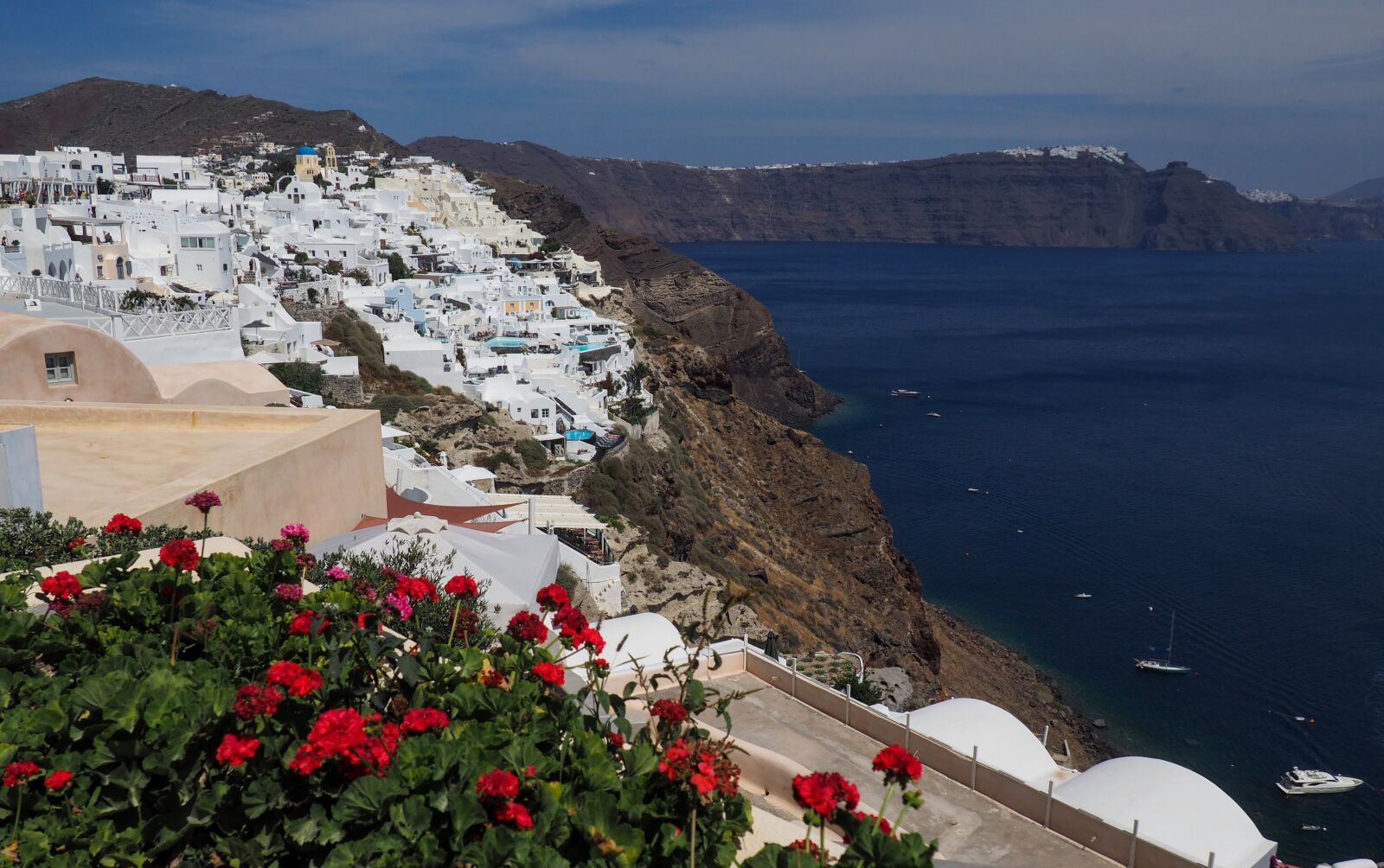 Olympus OM-D E-M10 II sample photo. Santorini, greece, island photography
