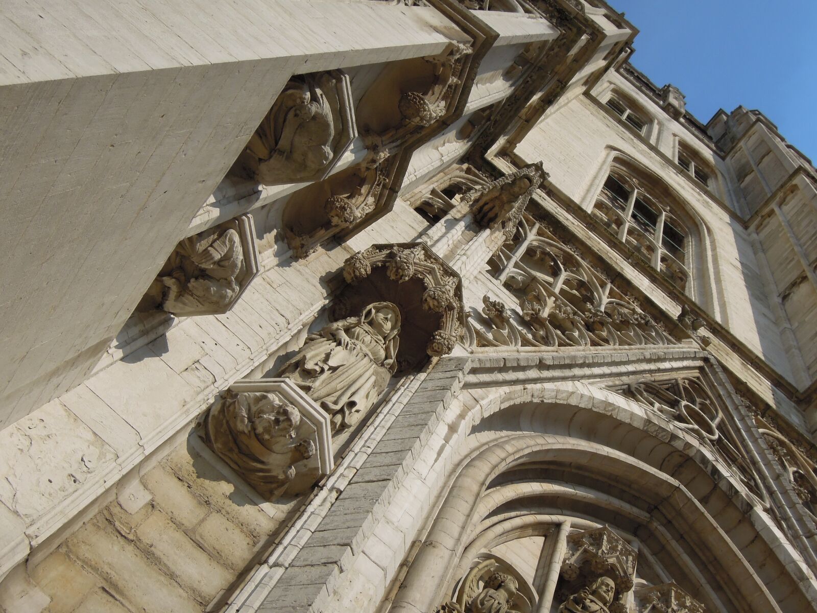 Nikon Coolpix P300 sample photo. Architecture, church, sculptures photography