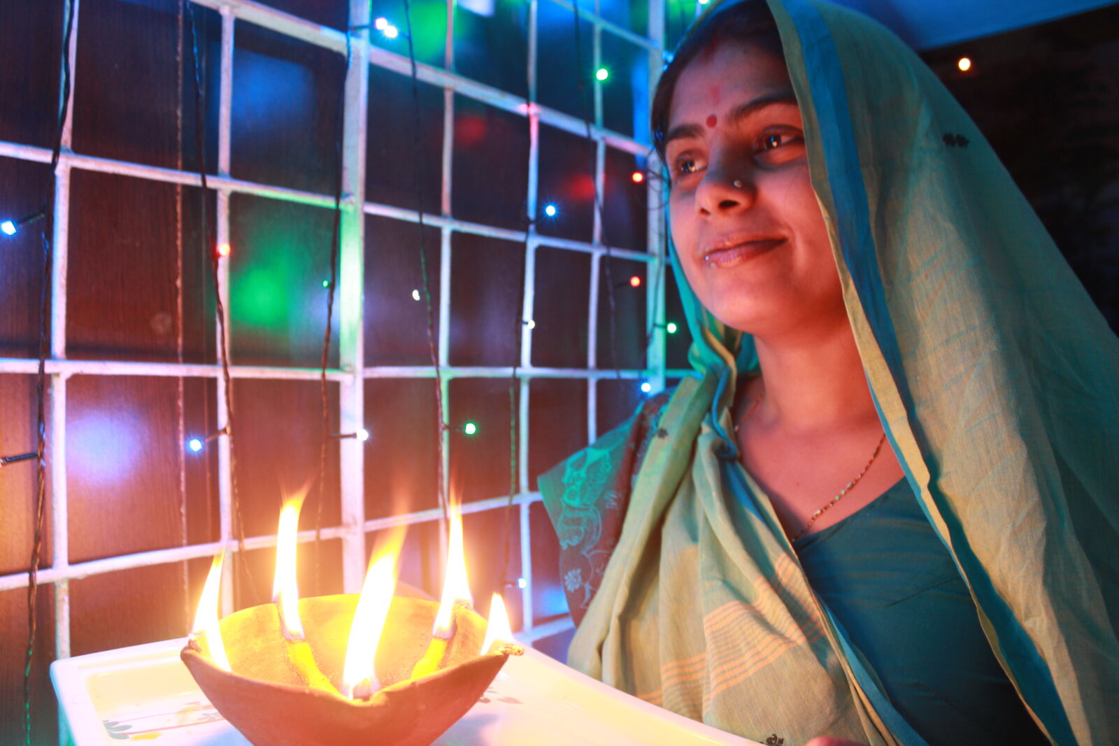Canon EOS 700D (EOS Rebel T5i / EOS Kiss X7i) sample photo. Beautiful, woman, depwali, diwali photography