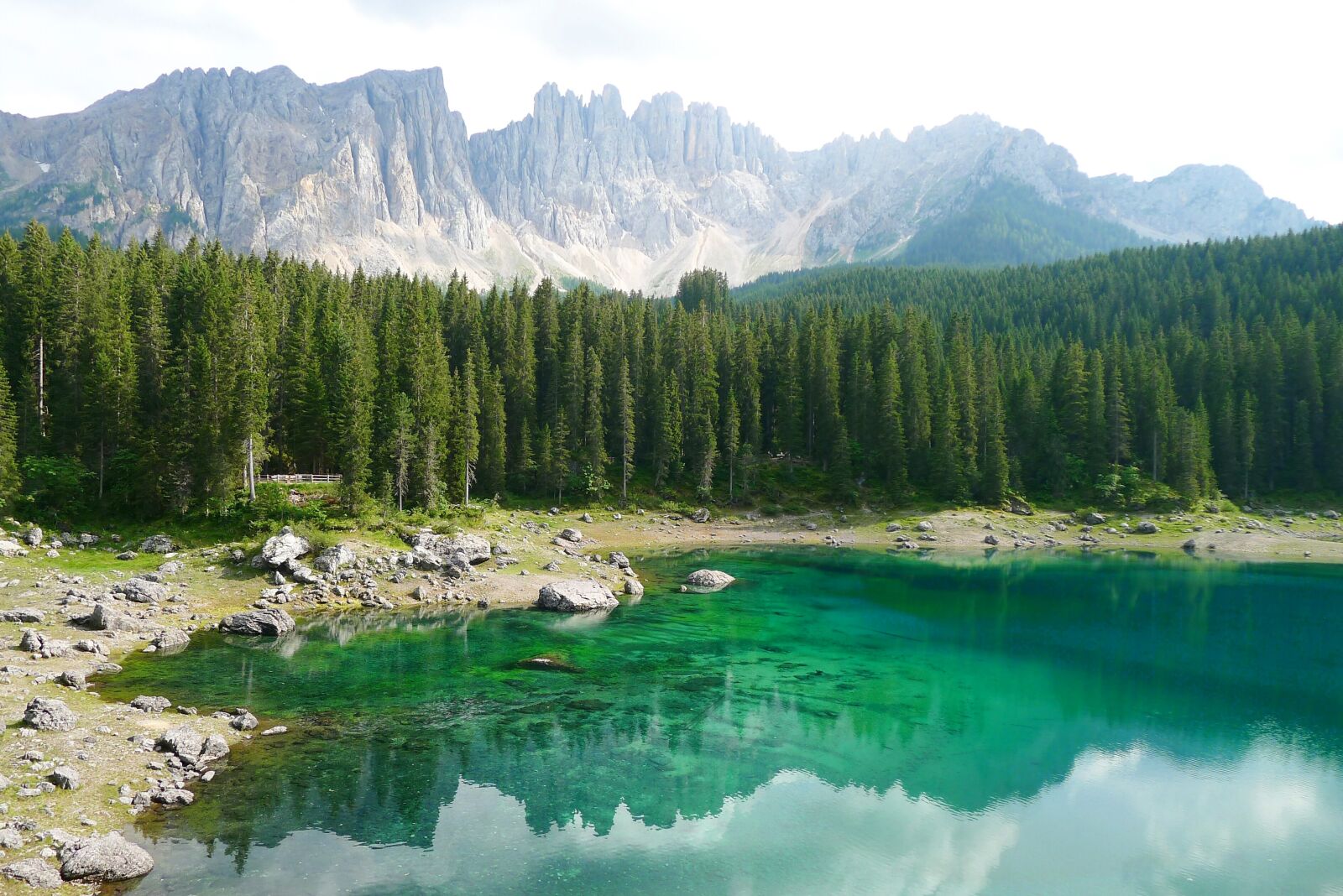 Panasonic Lumix DMC-LX5 sample photo. Bergsee, dolomites, karersee photography