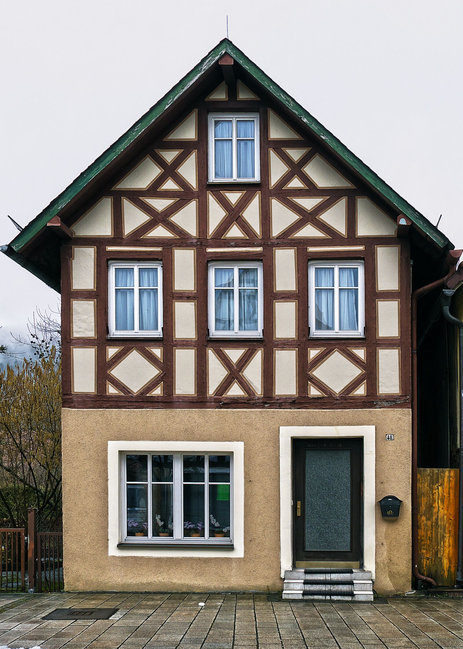 Panasonic Lumix DMC-FZ1000 sample photo. Fachwerkhaus, facade, renovated photography