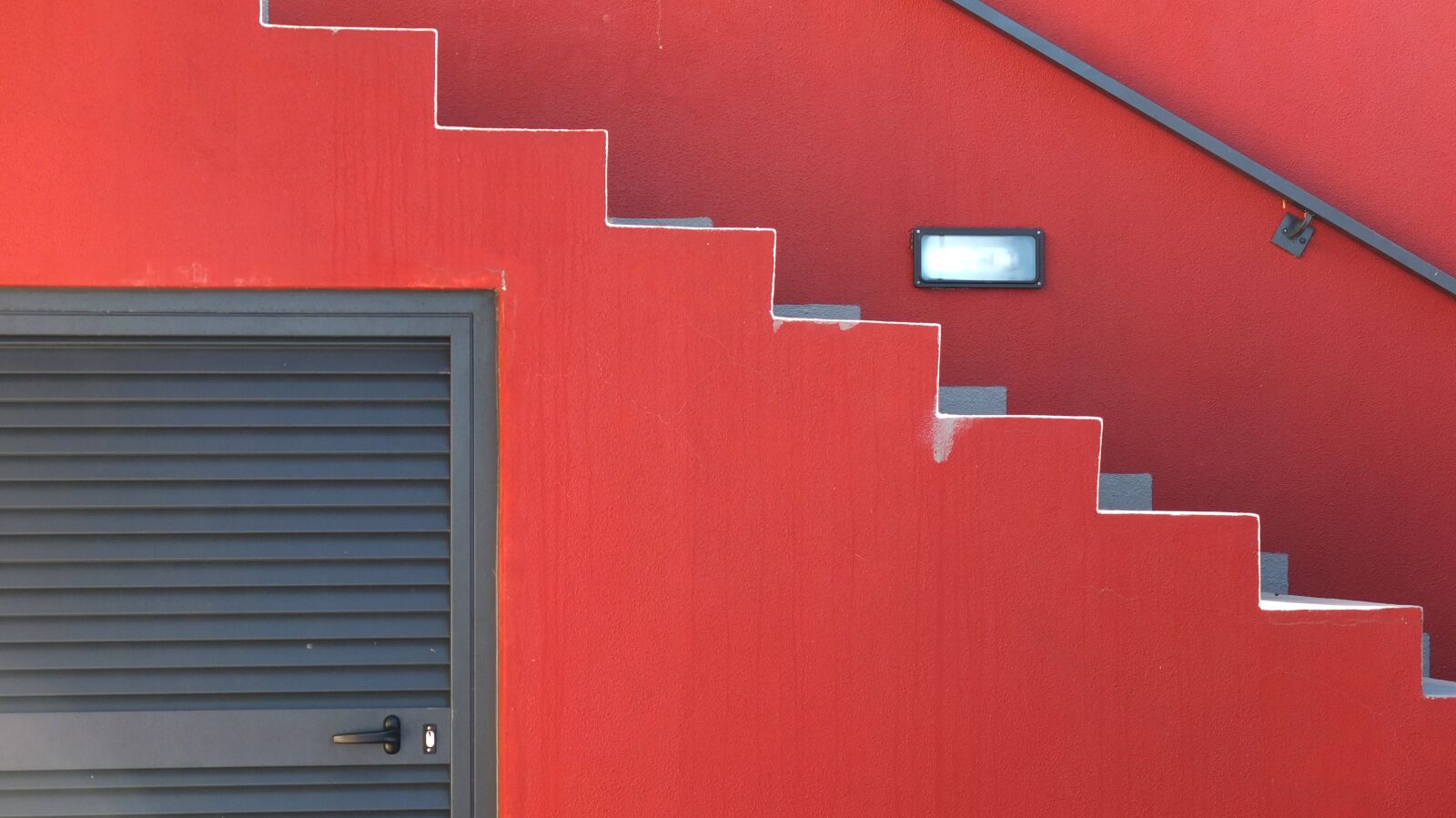 Fujifilm X10 sample photo. Steps, red, modern photography