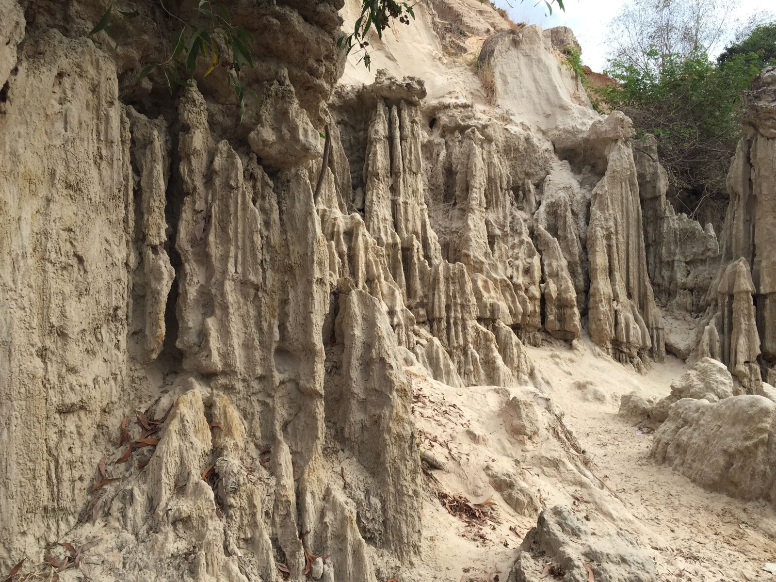iPhone 6 Plus back camera 4.15mm f/2.2 sample photo. Sand, mountains, thailand photography