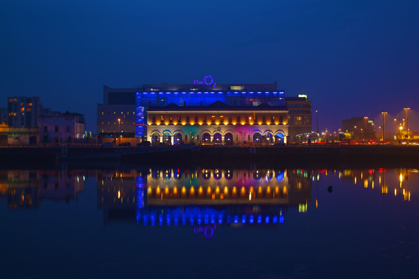 Canon EOS 650D (EOS Rebel T4i / EOS Kiss X6i) sample photo. Dublin, night, o2, reflections photography