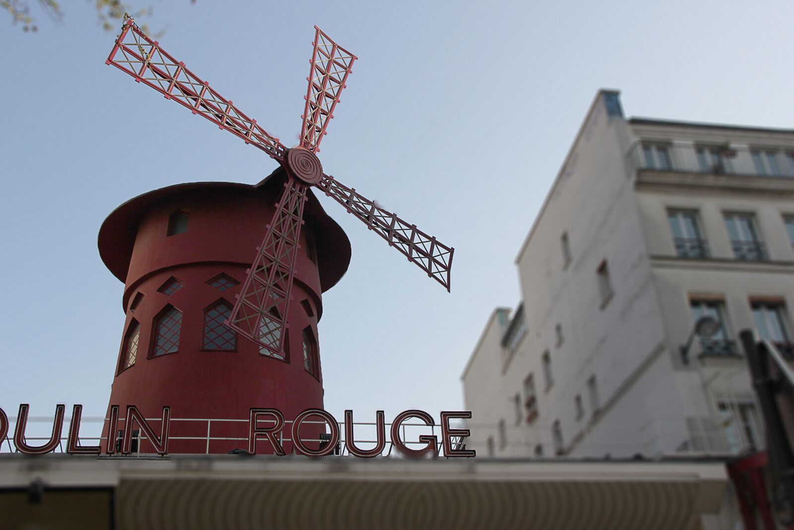 Canon EOS 550D (EOS Rebel T2i / EOS Kiss X4) sample photo. Windmill, paris, tourism photography