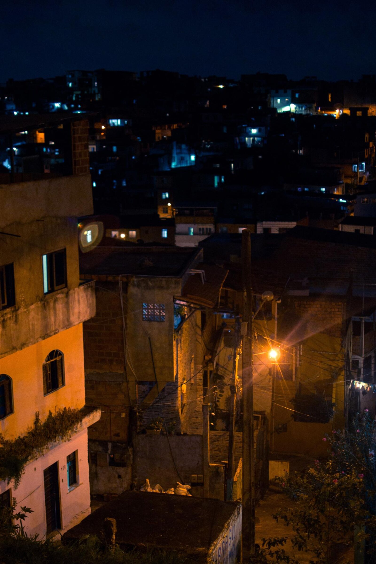 Nikon D3100 sample photo. 35mm, favela, salvador, theme photography