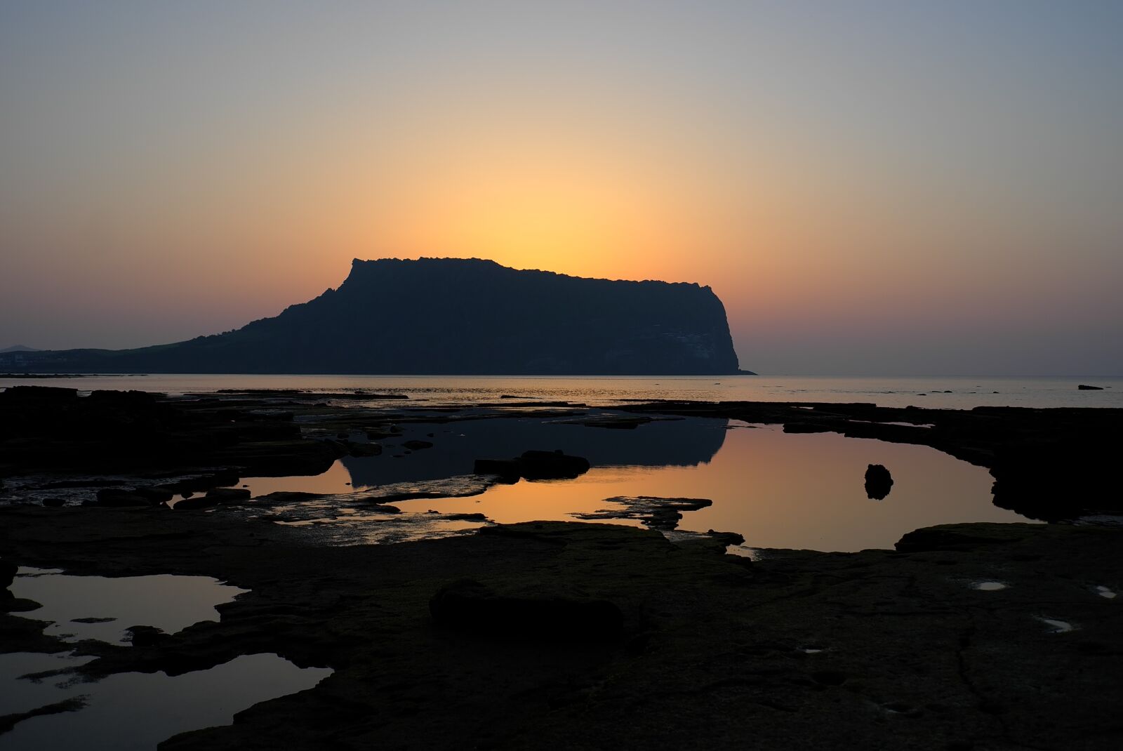 Leica X1 sample photo. Sunrise, shiroyama hiji peak photography