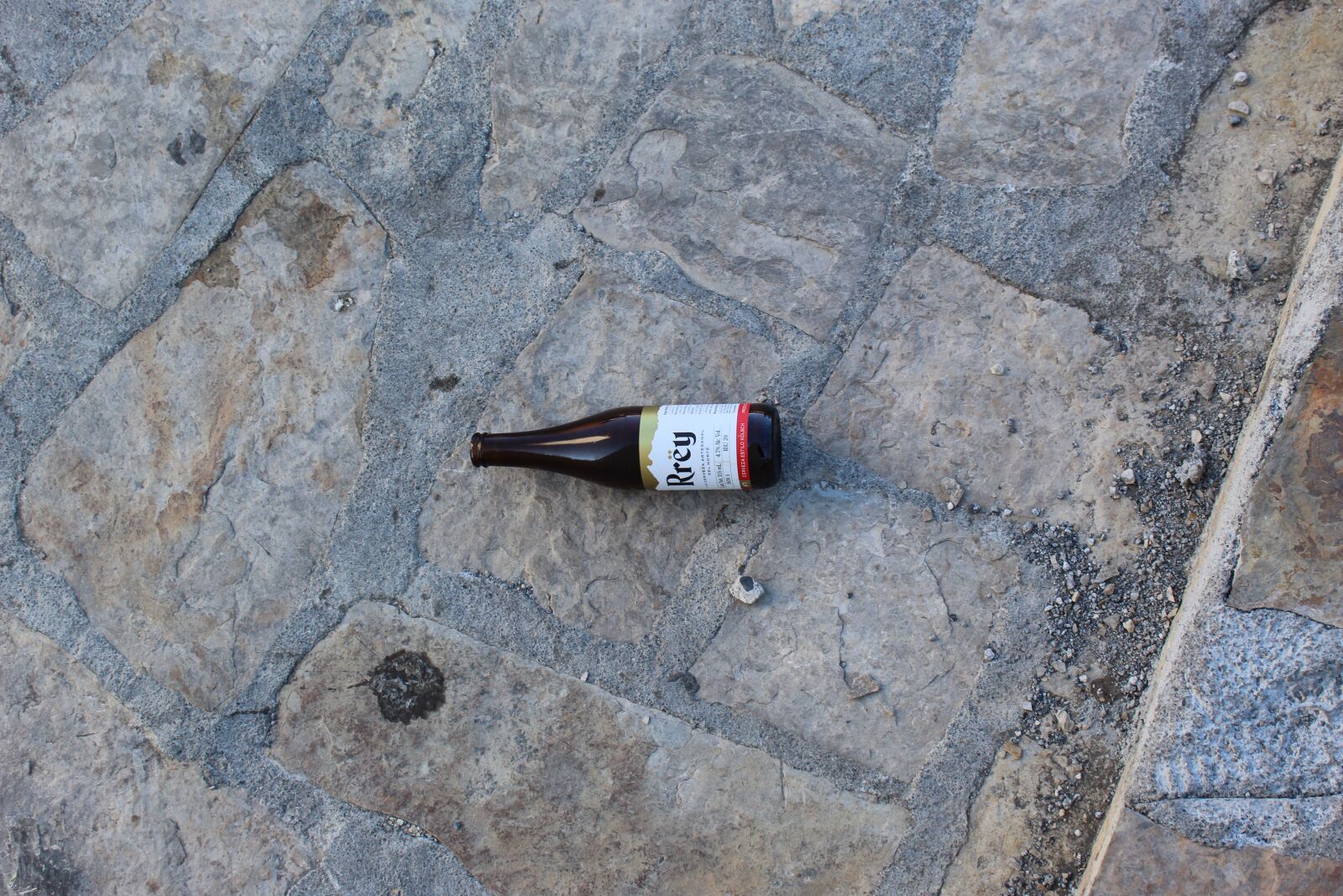 Canon EOS 1300D (EOS Rebel T6 / EOS Kiss X80) sample photo. Bottle, beer, wine photography
